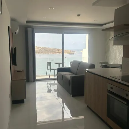 Delightful Sea View In St Pauls Bay Lägenhet *